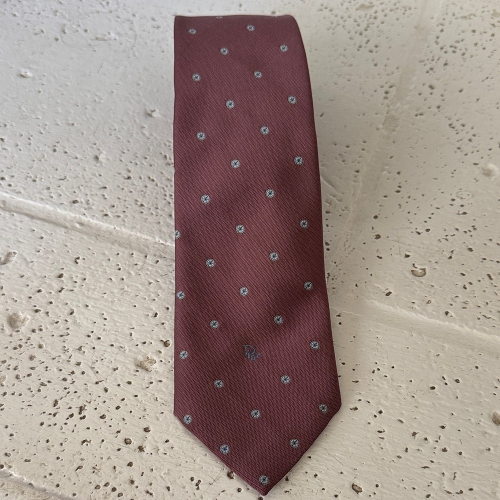 Elegant Dior Tie